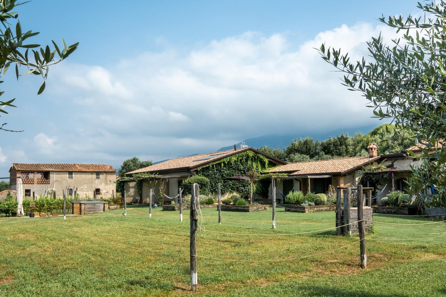 Olimagio Farm Stay With Animals And 25M Pool, Beach At Cycling Distance Pietrasanta Εξωτερικό φωτογραφία