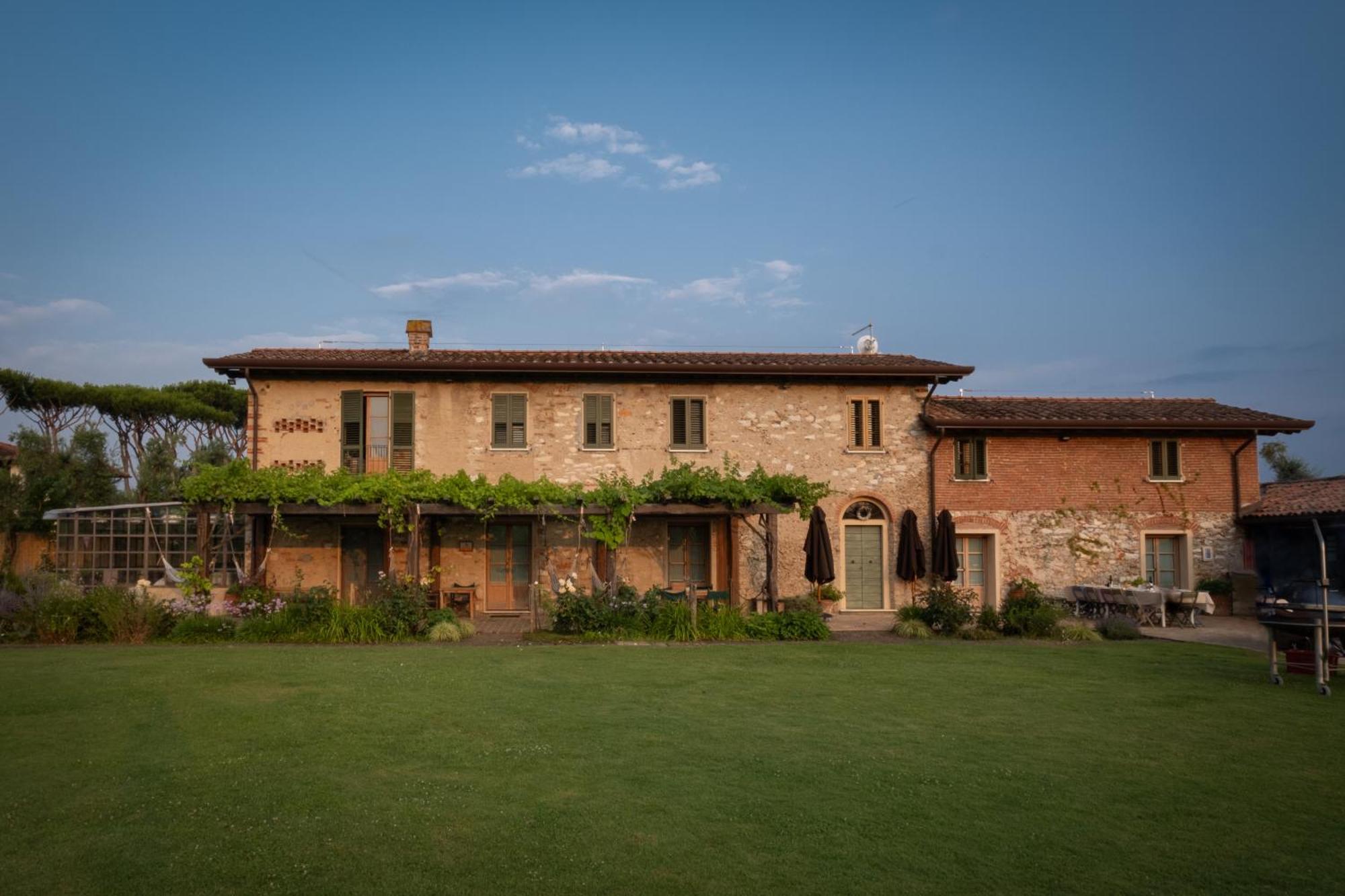 Olimagio Farm Stay With Animals And 25M Pool, Beach At Cycling Distance Pietrasanta Εξωτερικό φωτογραφία